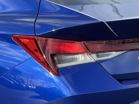 Certified 2023 Hyundai Elantra SEL w/ Convenience Package image 8