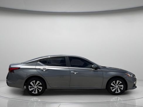 Used 2021 Nissan Altima 2.5 S FWD image 2