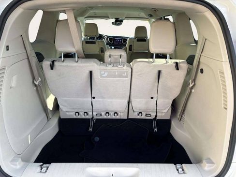 Used 2019 Chrysler Pacifica Touring-L Plus w/ Advanced Safetytec Group FWD image 6