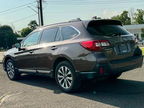 Used 2019 Subaru Outback 2.5i Touring AWD/4WD image 5