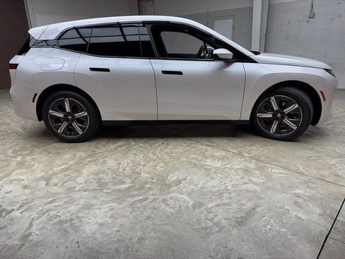 New 2026 BMW iX xDrive45 image 6