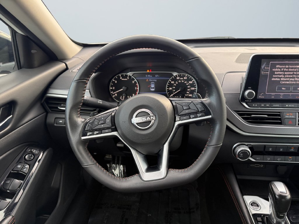 Used 2024 Nissan Altima 2.5 SR FWD image 12