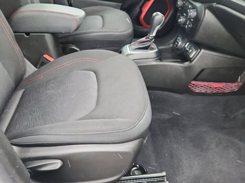 Used 2023 Jeep Renegade Trailhawk image 13