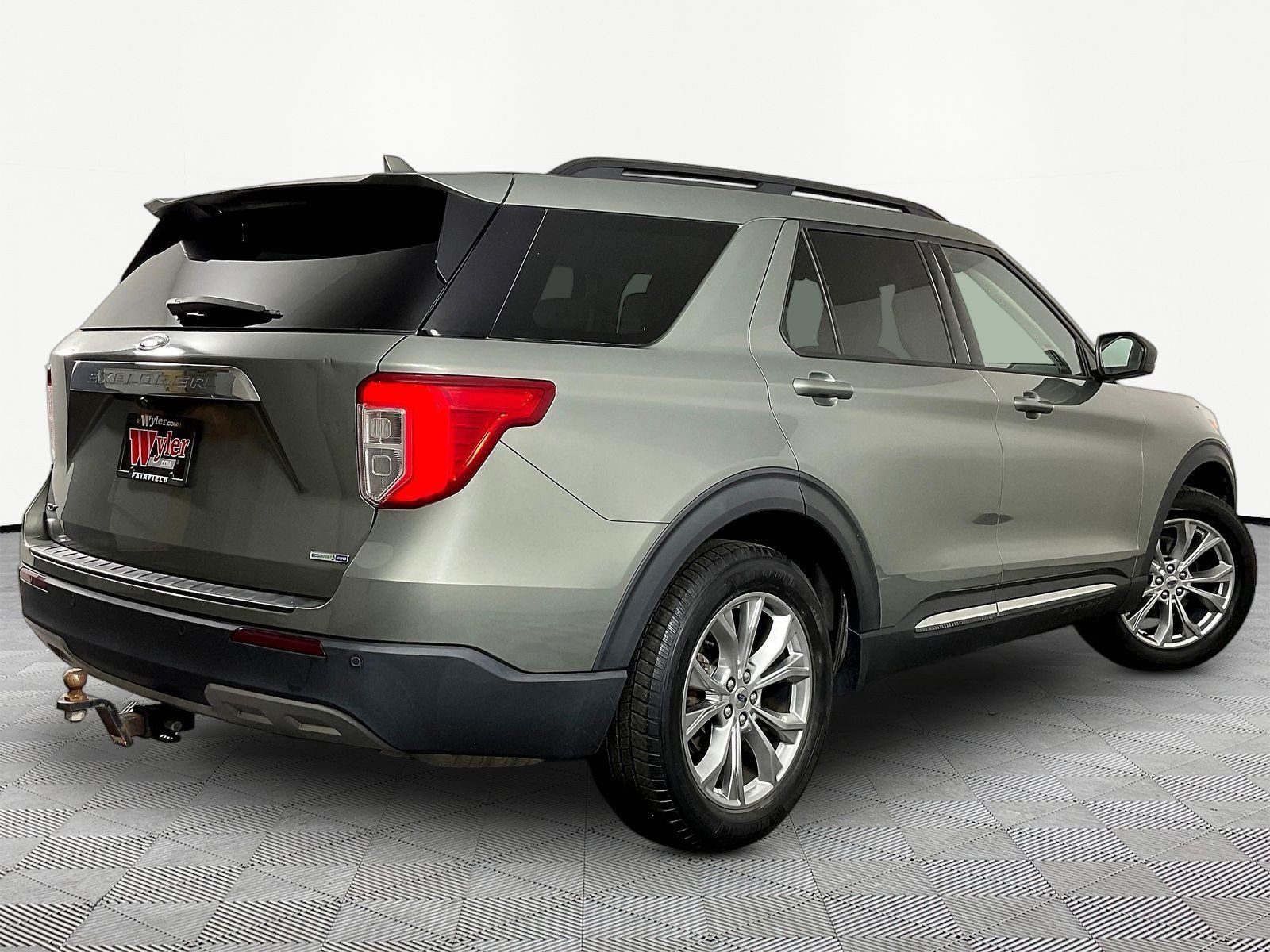 Used 2020 Ford Explorer XLT w/ Equipment Group 202A AWD/4WD image 6