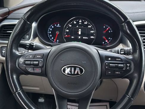Used 2016 Kia Sorento EX w/ EX Premium Package image 17