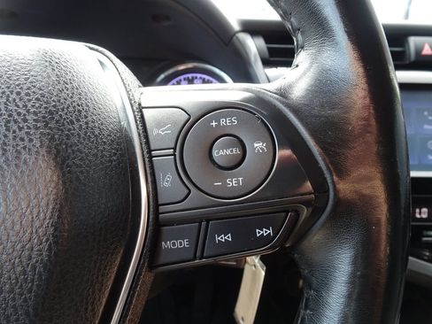 Used 2019 Toyota Camry SE FWD image 20