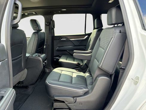 Used 2024 GMC Acadia Denali image 26