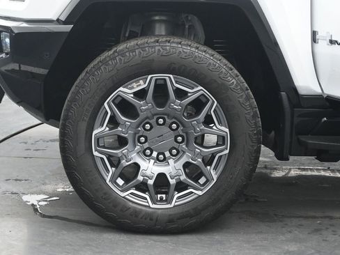 Used 2025 GMC Hummer EV 3X AWD/4WD image 32