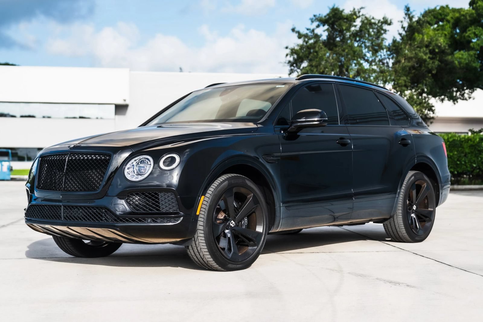 Used 2019 Bentley Bentayga AWD/4WD image 13