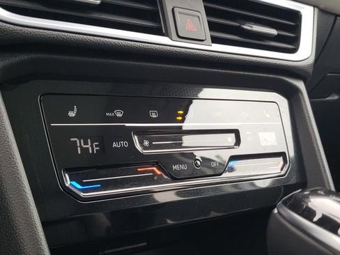 New 2025 Volkswagen Taos SE AWD/4WD image 10