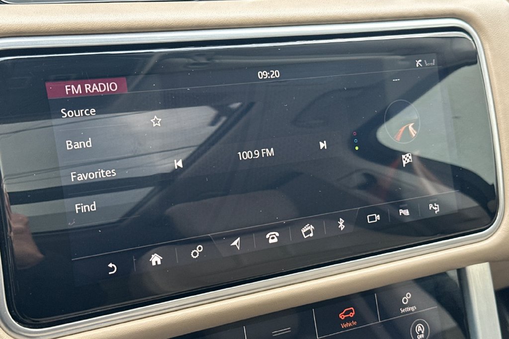 Used 2020 Land Rover Range Rover HSE AWD/4WD image 17