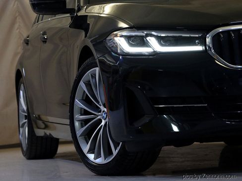 Certified 2023 BMW 530i xDrive w/ Premium Package image 4