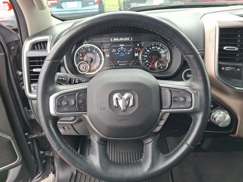 Used 2022 RAM 1500 Laramie AWD/4WD image 18