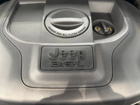 Used 2023 Jeep Grand Cherokee Overland w/ Adv Protech Group III AWD/4WD image 61