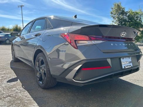 Used 2026 Hyundai Elantra Sport FWD image 9