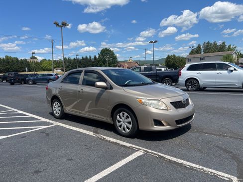 Used 2010 Toyota Corolla LE FWD image 7