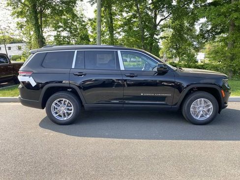 Used 2023 Jeep Grand Cherokee L Laredo w/ Luxury Tech Group I image 8