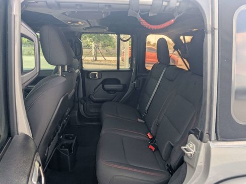 Used 2021 Jeep Wrangler Unlimited Rubicon AWD/4WD image 17