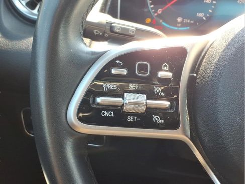 Used 2021 Mercedes-Benz GLB 250 4MATIC image 17