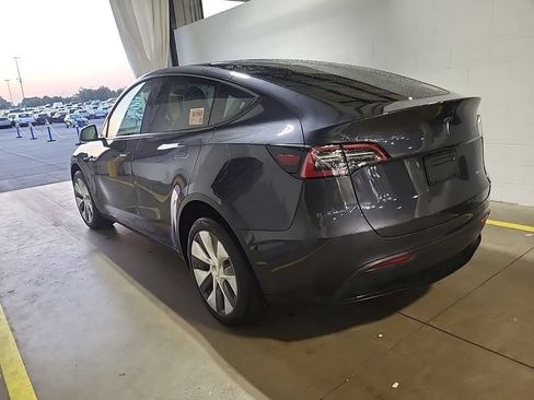 Used 2024 Tesla Model Y Long Range AWD/4WD image 4