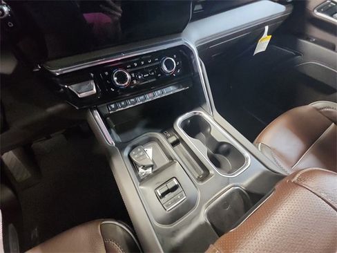 New 2026 GMC Sierra 2500 Denali w/ Denali Reserve Package image 11