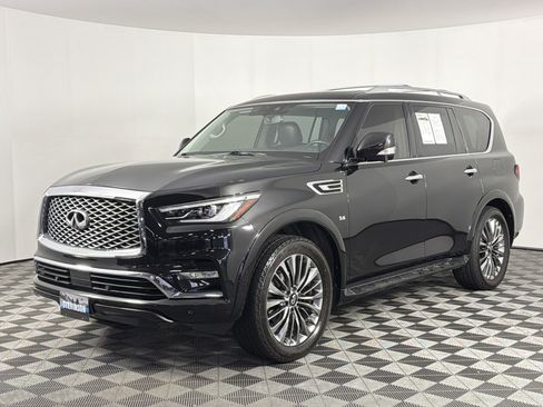 Used 2018 INFINITI QX80 4WD w/ Driver Assistance Package image 3