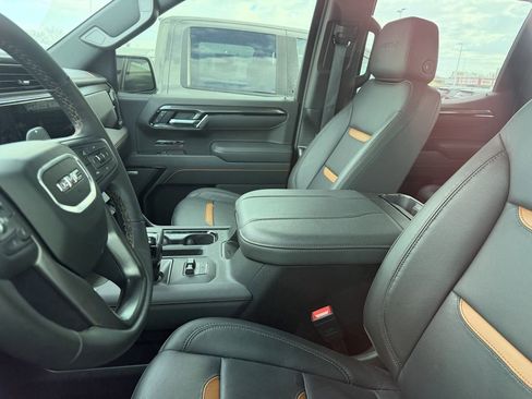 Used 2025 GMC Sierra 1500 AT4 w/ Technology Package image 3