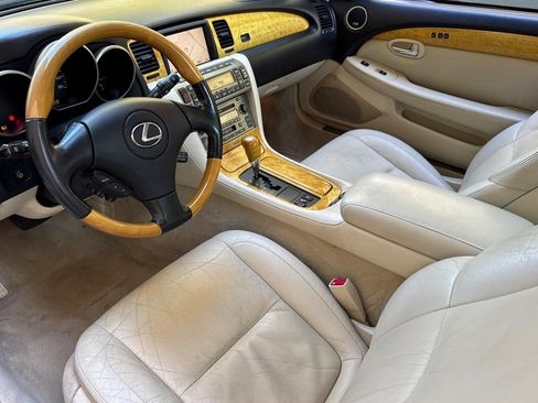 Used 2003 Lexus SC 430 Convertible RWD image 4