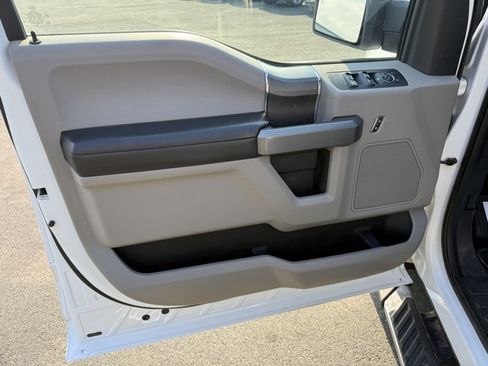 Used 2018 Ford F150 XLT w/ Equipment Group 302A Luxury AWD/4WD image 19