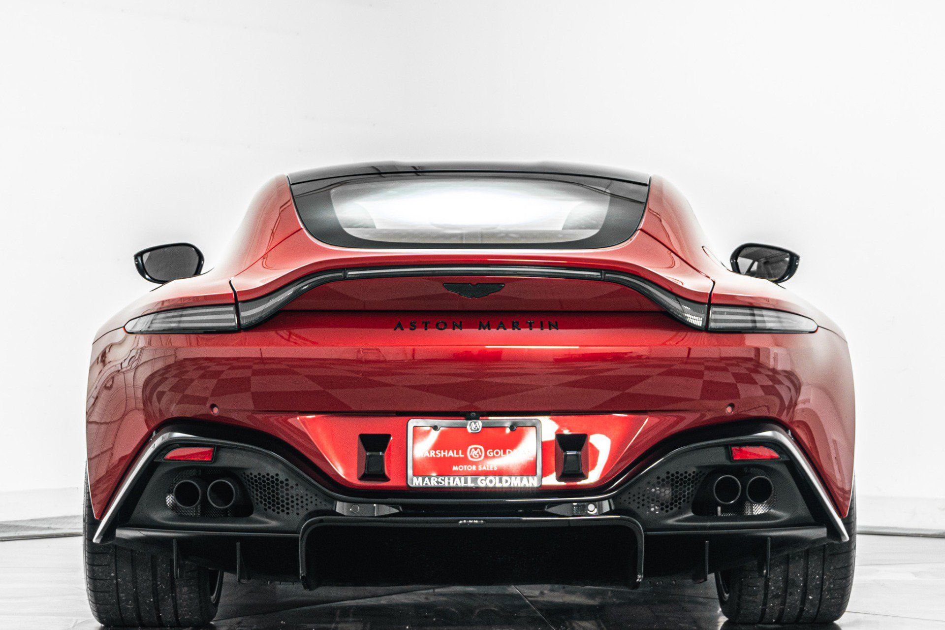 Used 2023 Aston Martin V8 Vantage Coupe RWD image 8