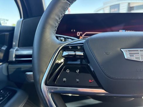 Used 2025 Cadillac Escalade IQ Luxury 2 w/ LPO, Premium Carpet Package AWD/4WD image 18