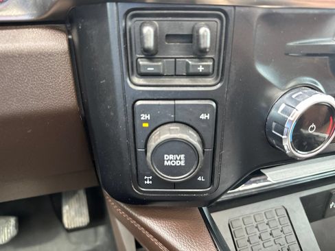 Used 2024 Ford F250 King Ranch w/ FX4 Off-Road Package AWD/4WD image 17