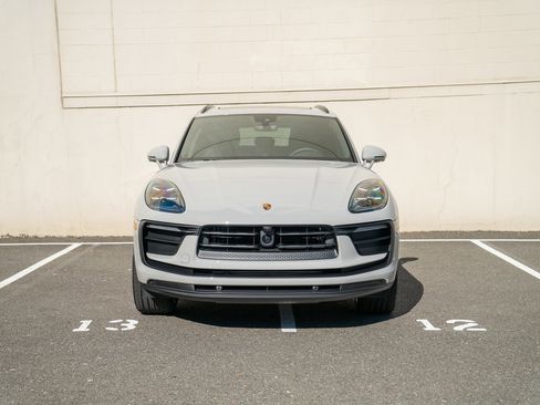 Certified 2026 Porsche Macan AWD/4WD image 6