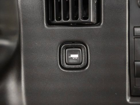 Used 2017 Chevrolet Express 3500 RWD image 22