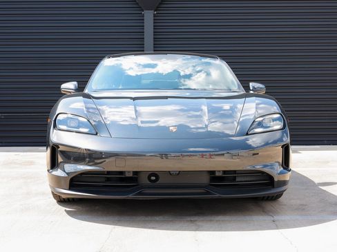 New 2025 Porsche Taycan image 10