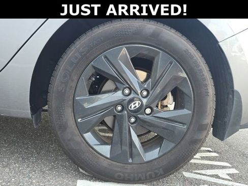 Certified 2023 Hyundai Elantra SEL FWD image 5