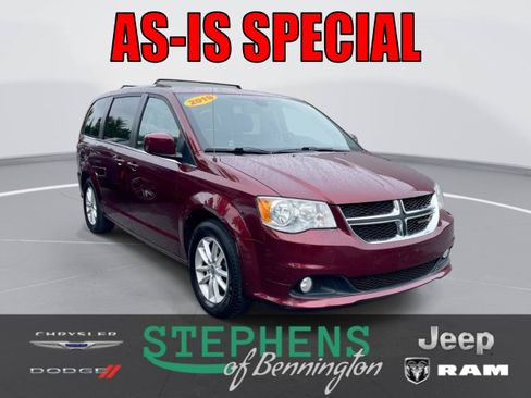 Used 2019 Dodge Grand Caravan SXT FWD image 1