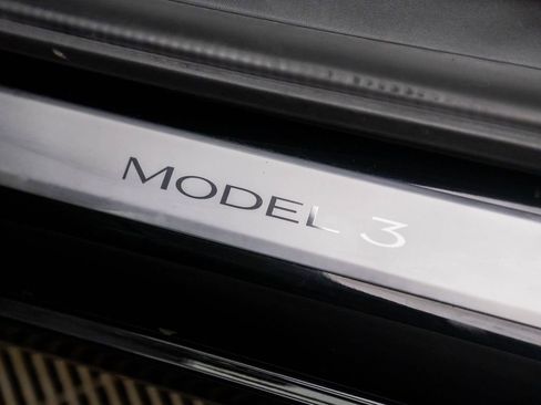 Used 2020 Tesla Model 3 Performance image 19