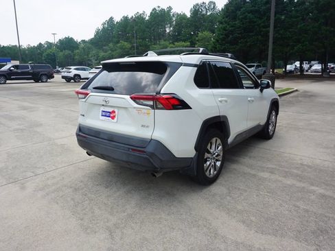 Used 2021 Toyota RAV4 XLE Premium FWD image 22