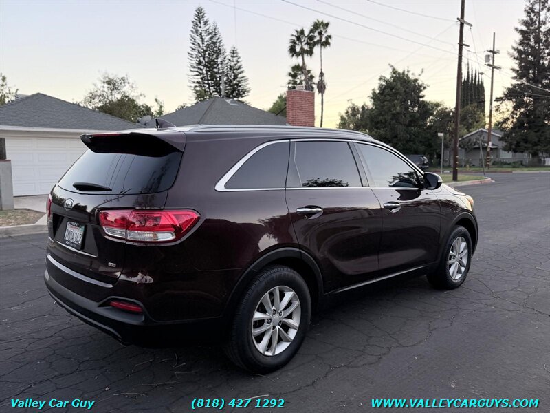 Used 2016 Kia Sorento FWD w/ LX Convenience Package image 4