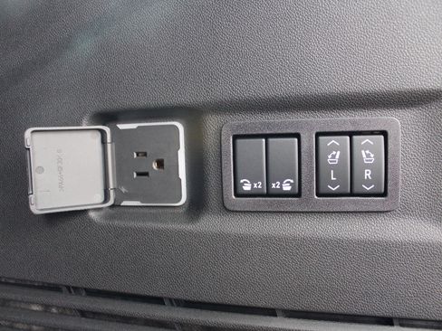 New 2026 GMC Yukon XL Elevation w/ Elevation Premium Package image 35