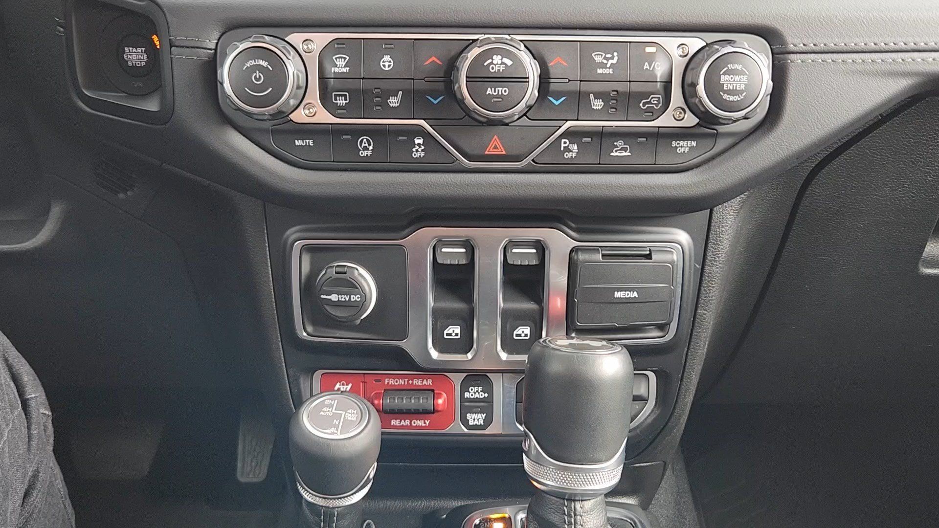 Used 2024 Jeep Wrangler Rubicon AWD/4WD image 15
