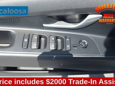 Used 2025 Hyundai Elantra Limited FWD image 13