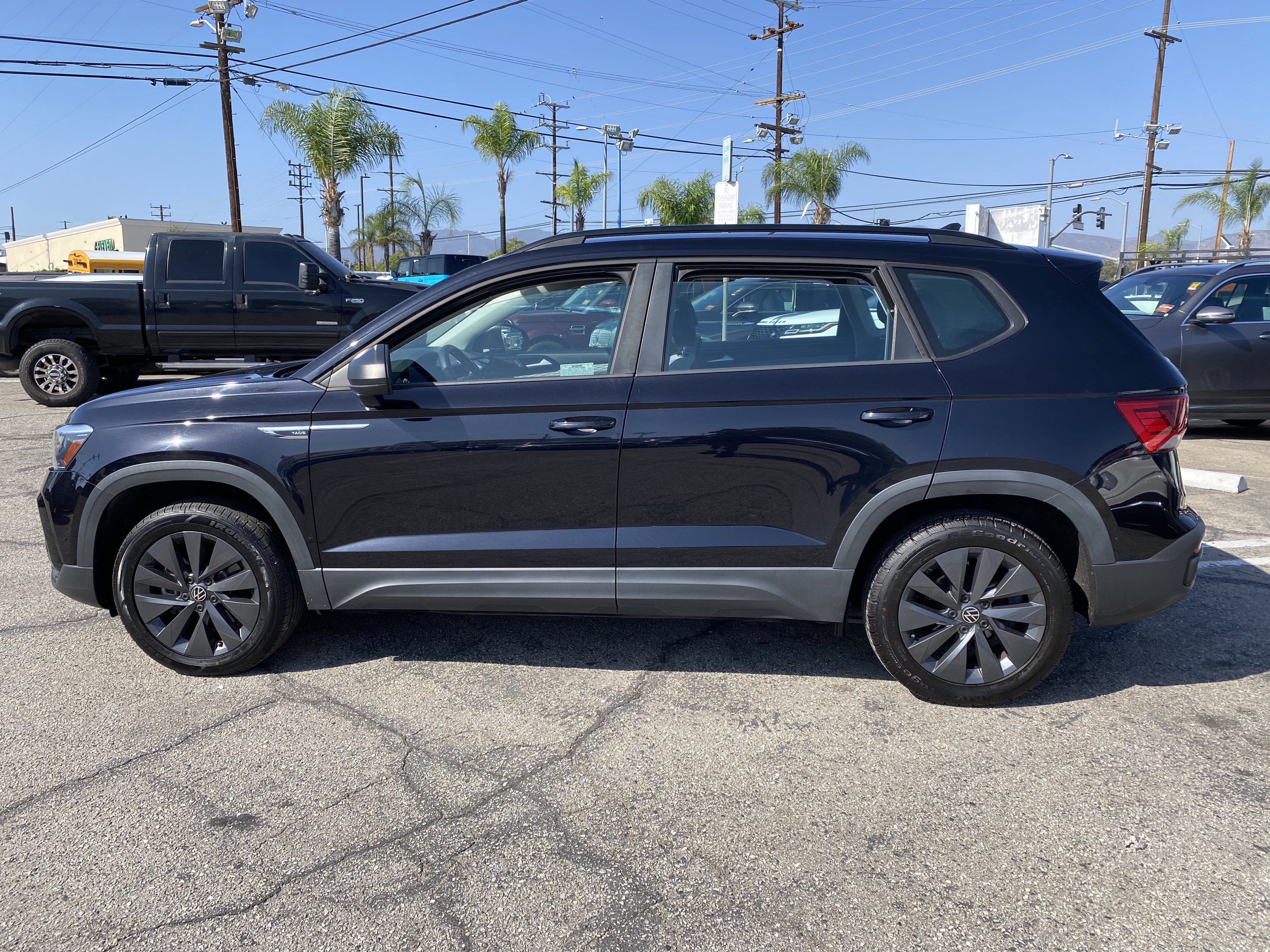 Used 2022 Volkswagen Taos S FWD image 8
