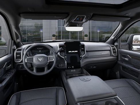 New 2025 RAM 2500 Laramie AWD/4WD image 15