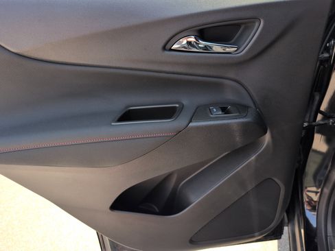 Certified 2024 Chevrolet Equinox RS FWD image 32