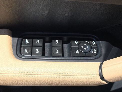Used 2024 Porsche Cayenne AWD/4WD image 22