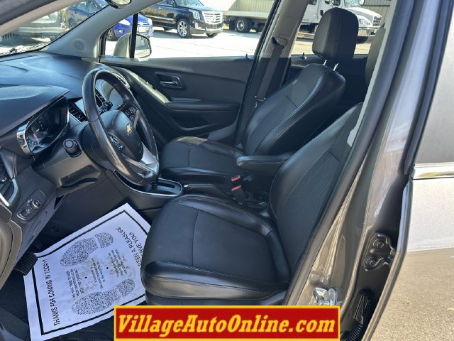 Used 2020 Chevrolet Trax LT w/ Driver Confidence Package AWD/4WD image 11