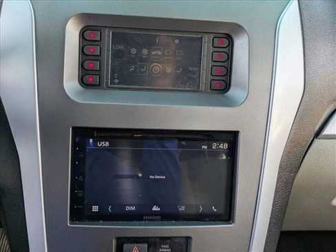 Used 2015 Ford Explorer XLT image 13