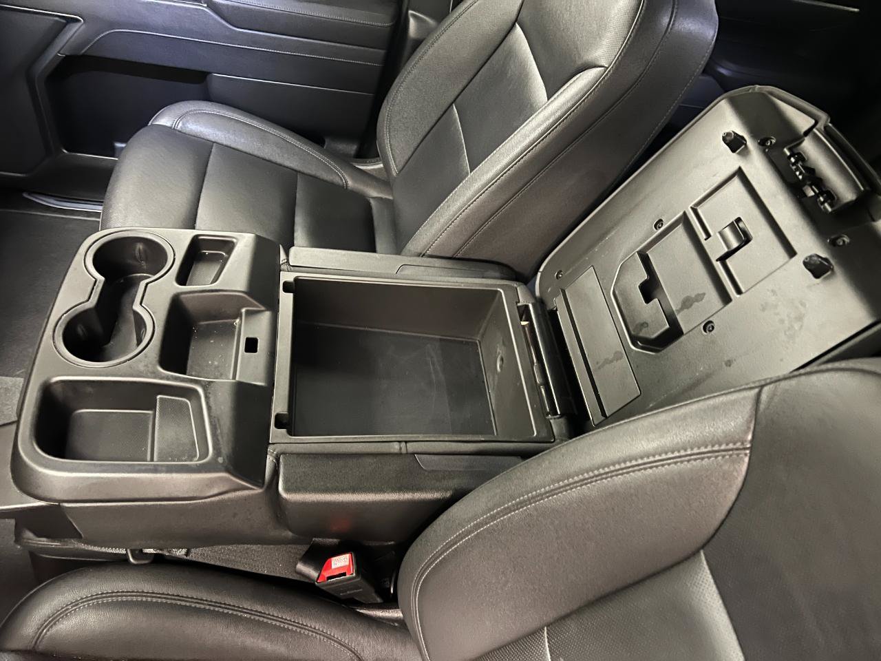 Used 2025 GMC Sierra 1500 SLT AWD/4WD image 32
